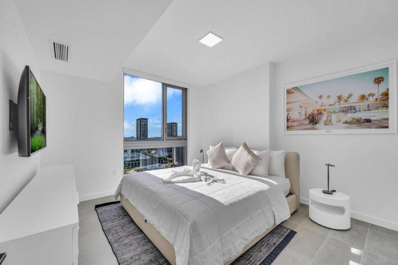 Modern 1 Bed Condo Across From Bayside In Downtown Miami Exterior photo