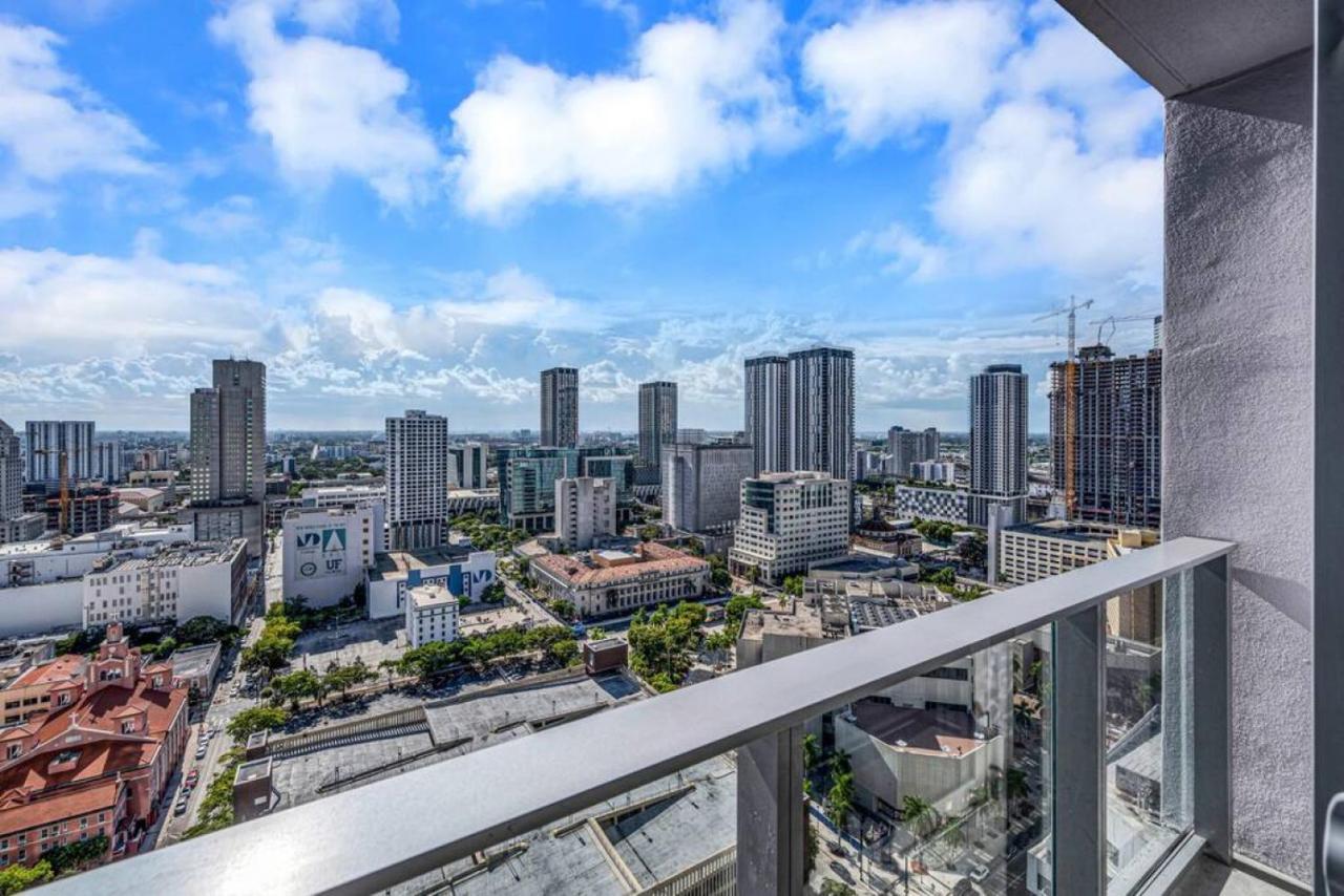 Modern 1 Bed Condo Across From Bayside In Downtown Miami Exterior photo